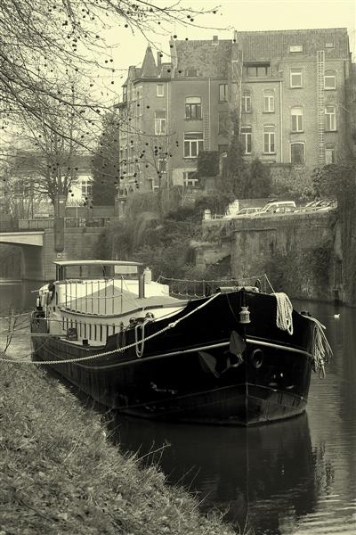 100_3652.jpg - Une péniche (hé oui !!)