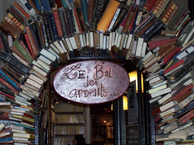 103_2347.jpg - Entrée d'une librairie à Lyon